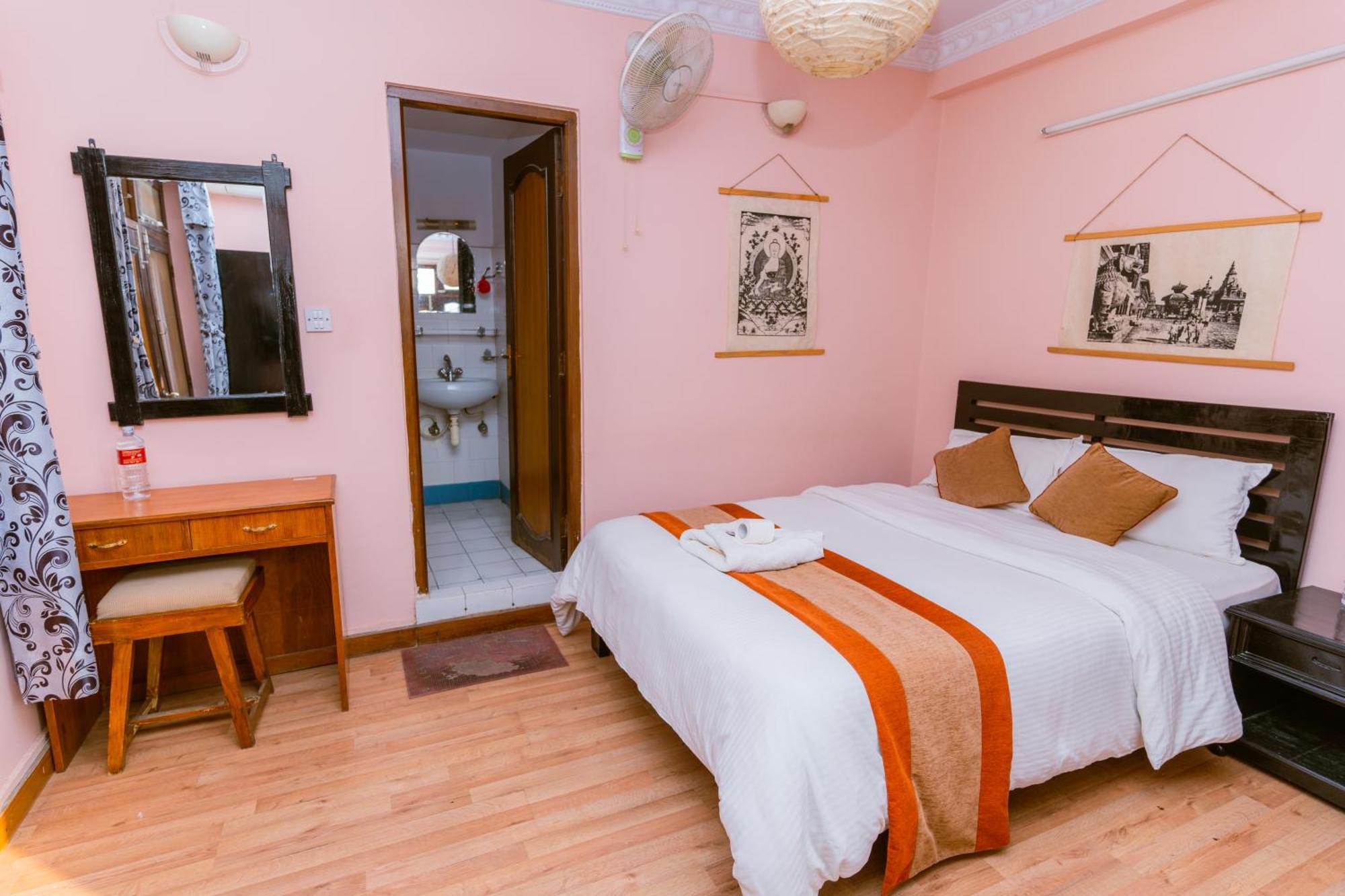 Hotel Cloud 9 Garden Kathmandu Exterior foto