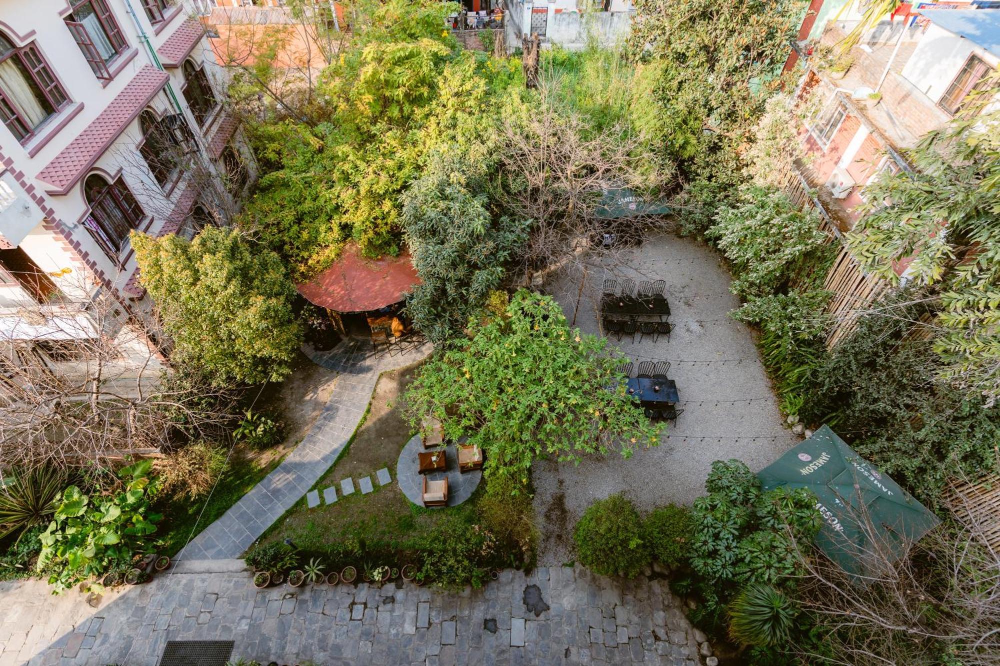 Hotel Cloud 9 Garden Kathmandu Exterior foto